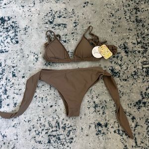 Brown bikini with toe on bottom